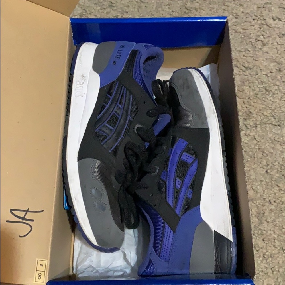 ASICS kids size 4 1/2